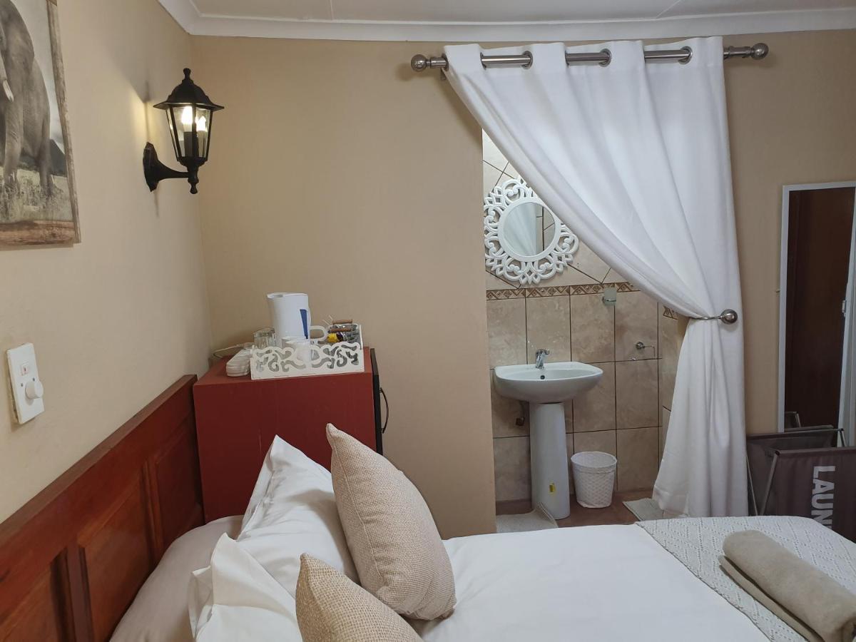 Lani'S Guest House - No Loadshedding Мусина Экстерьер фото